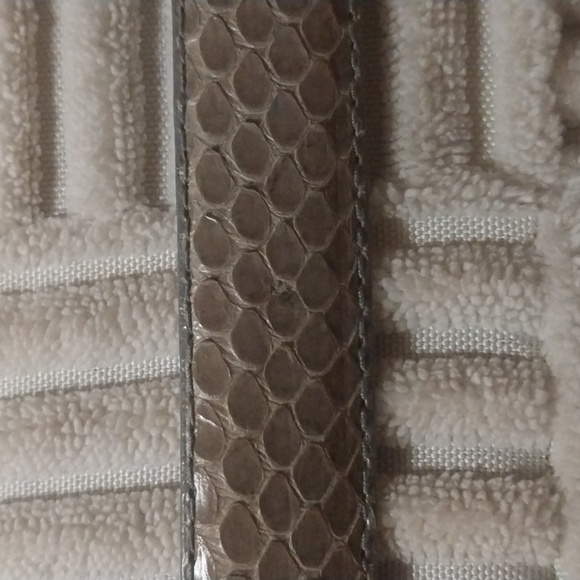 Liz Claiborne Creamy Beige Genuine Snakeskin Skinny Belt Size Med - Picture 8 of 8
